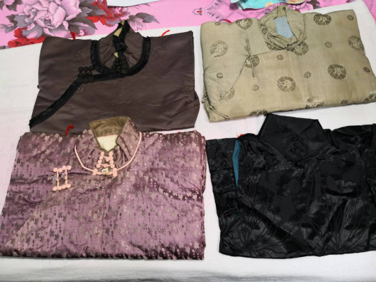 上海高价回收绣花旗袍 民国各种旧衣服 欢迎电话